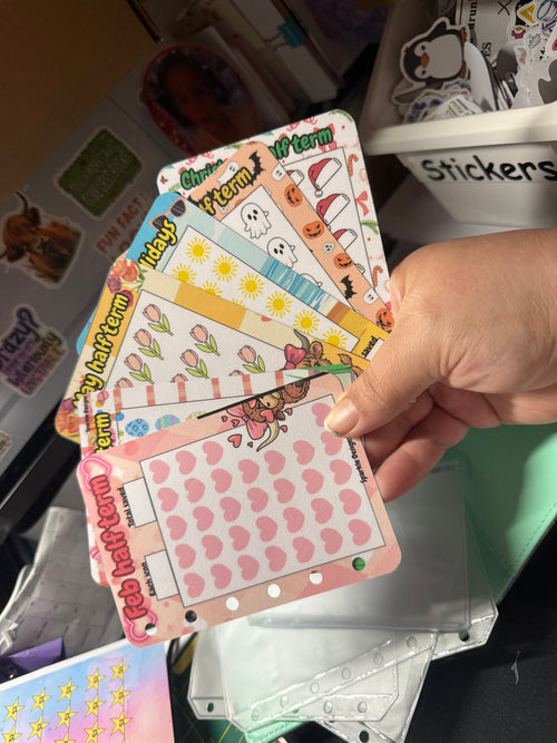 A7 highland cow themed school holidays saving challenge binder - various binder colours available.